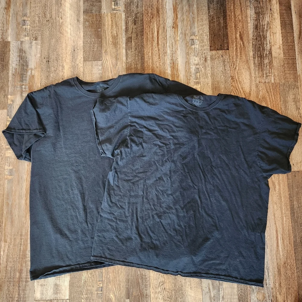 2 Fruit of the Loom Black T-shirts